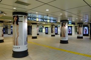 表参道駅ADウォール（大型シート、パネル）2セット