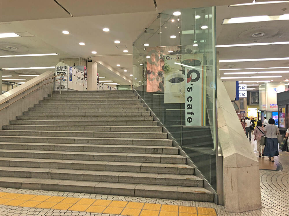 小田急 イベントスペース 新宿駅 Q S Cafe 株式会社春光社 交通広告代理店