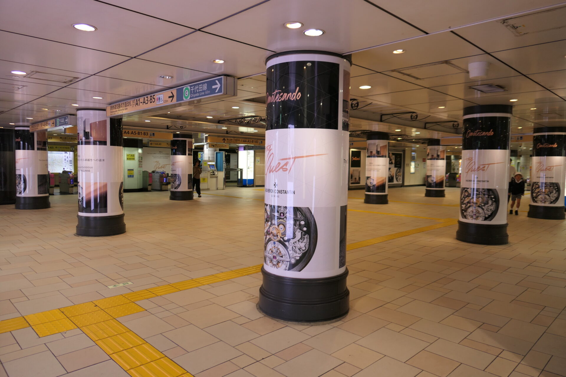 東京メトロ_表参道柱巻