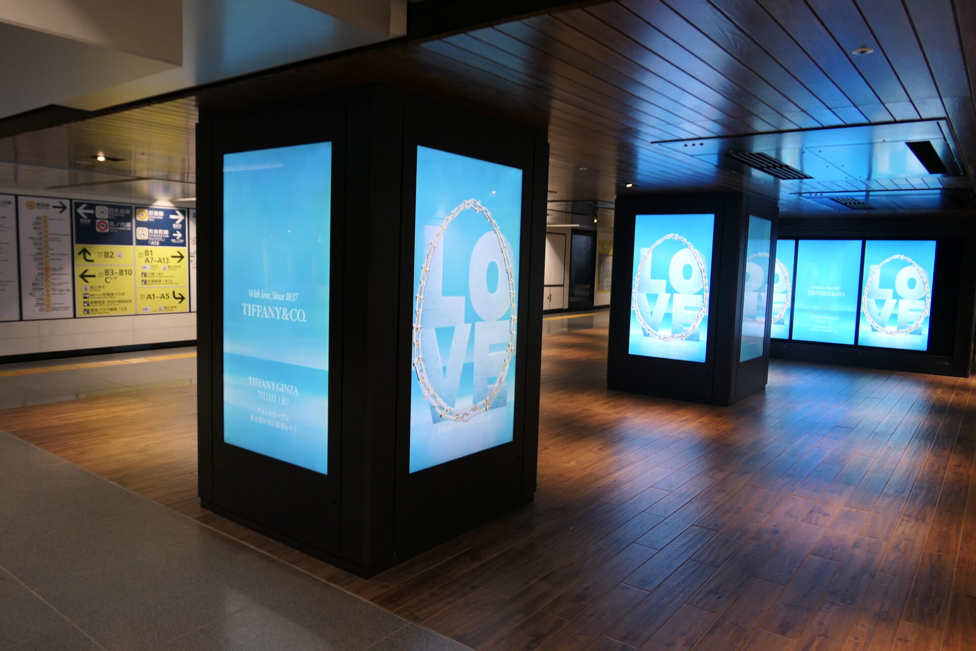 東京メトロ_銀座MCV単駅ジャック銀座
