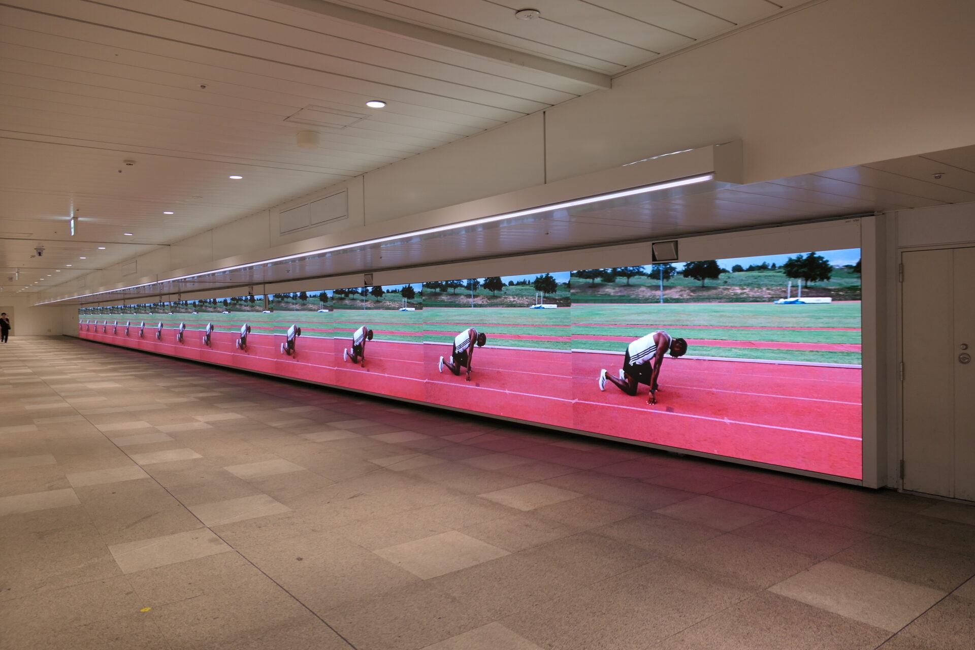 JR東日本_新宿ウォール456