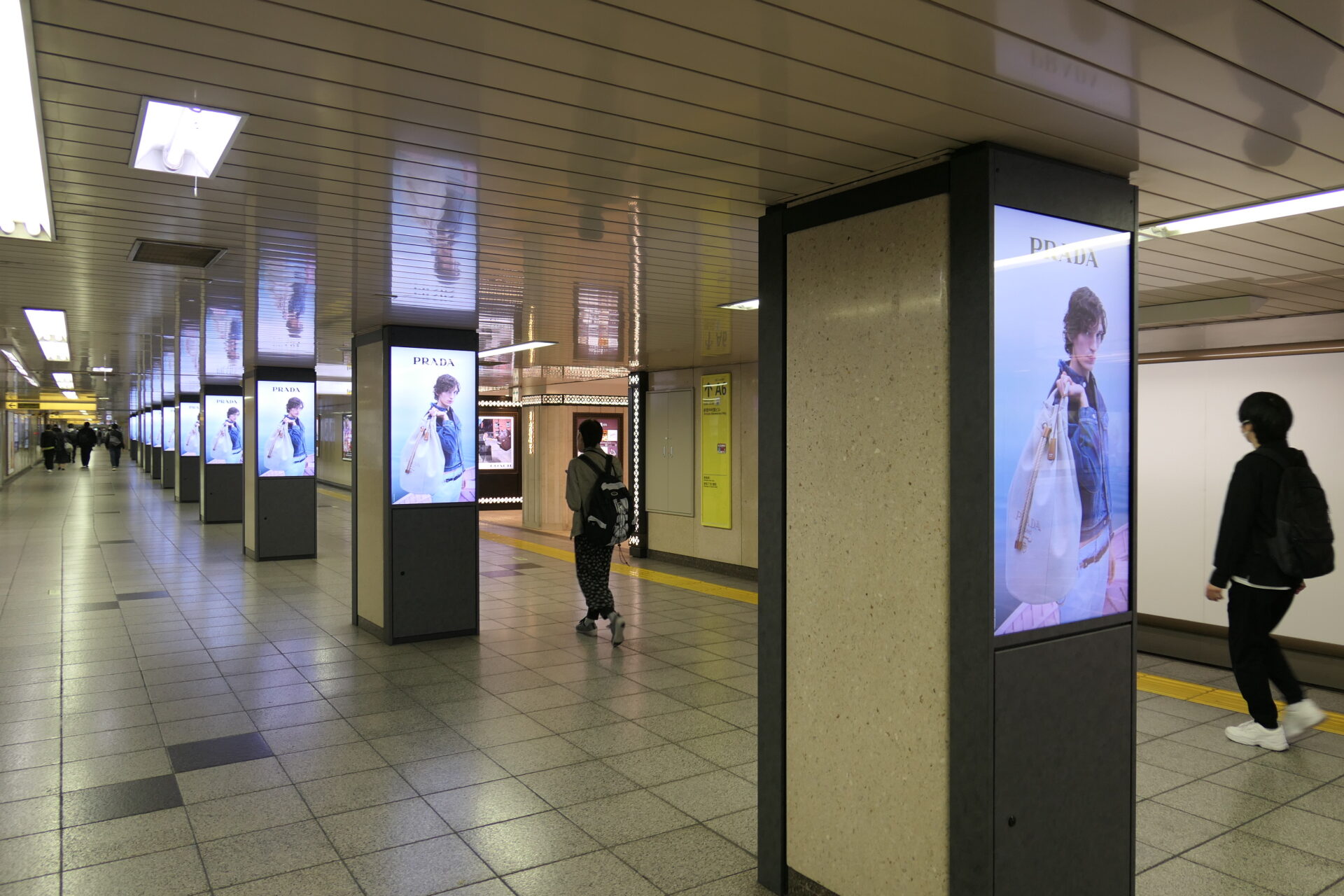 東京メトロ_新宿三丁目MCV新宿駅方面通路
