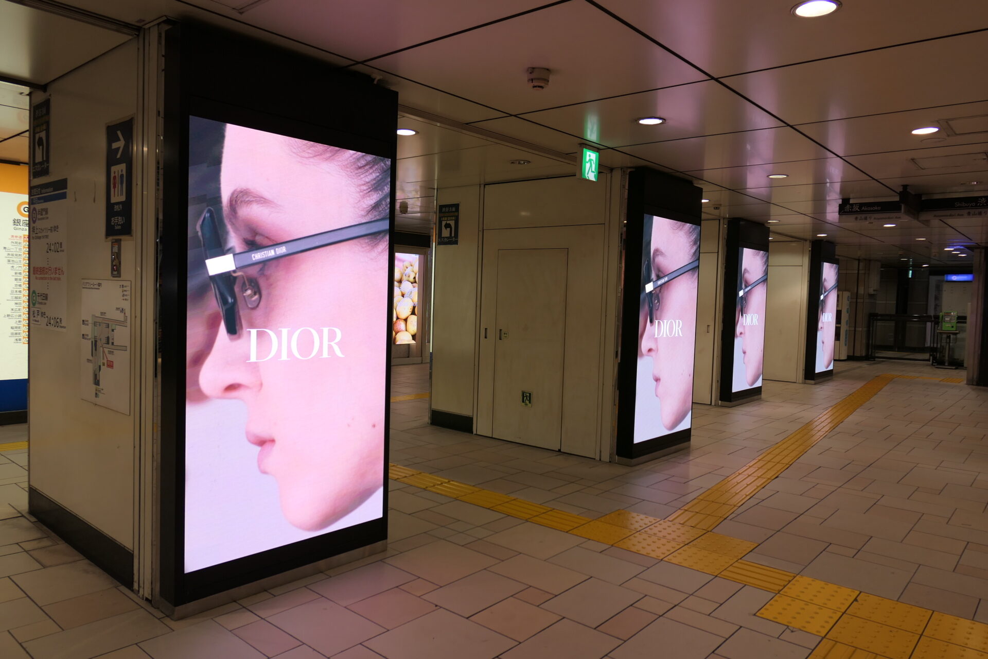東京メトロ表参道MCV単駅ジャック表参道