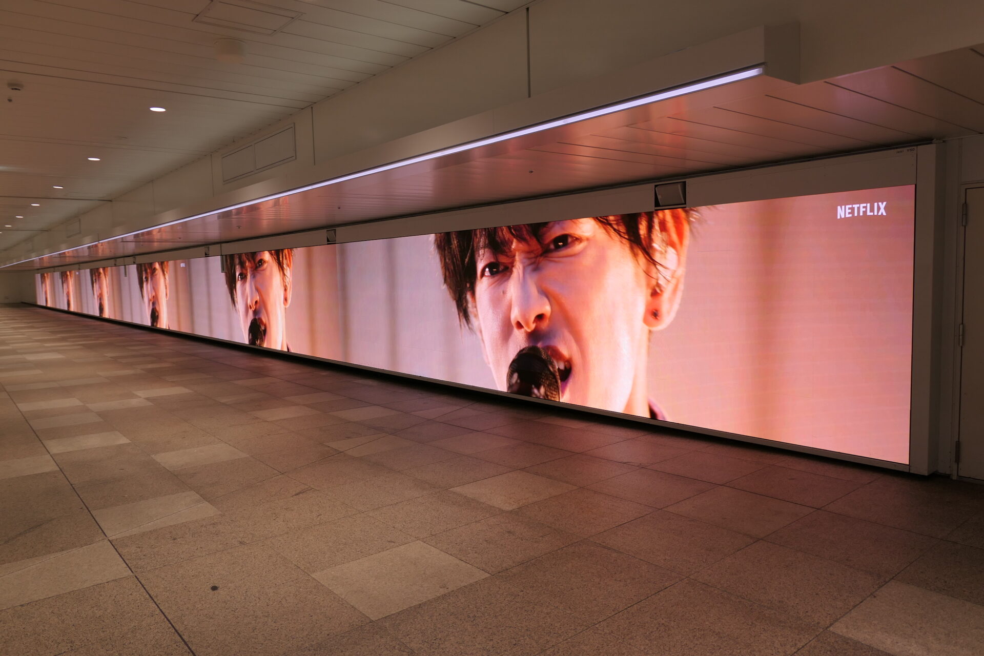 JR東日本_新宿ウォール456