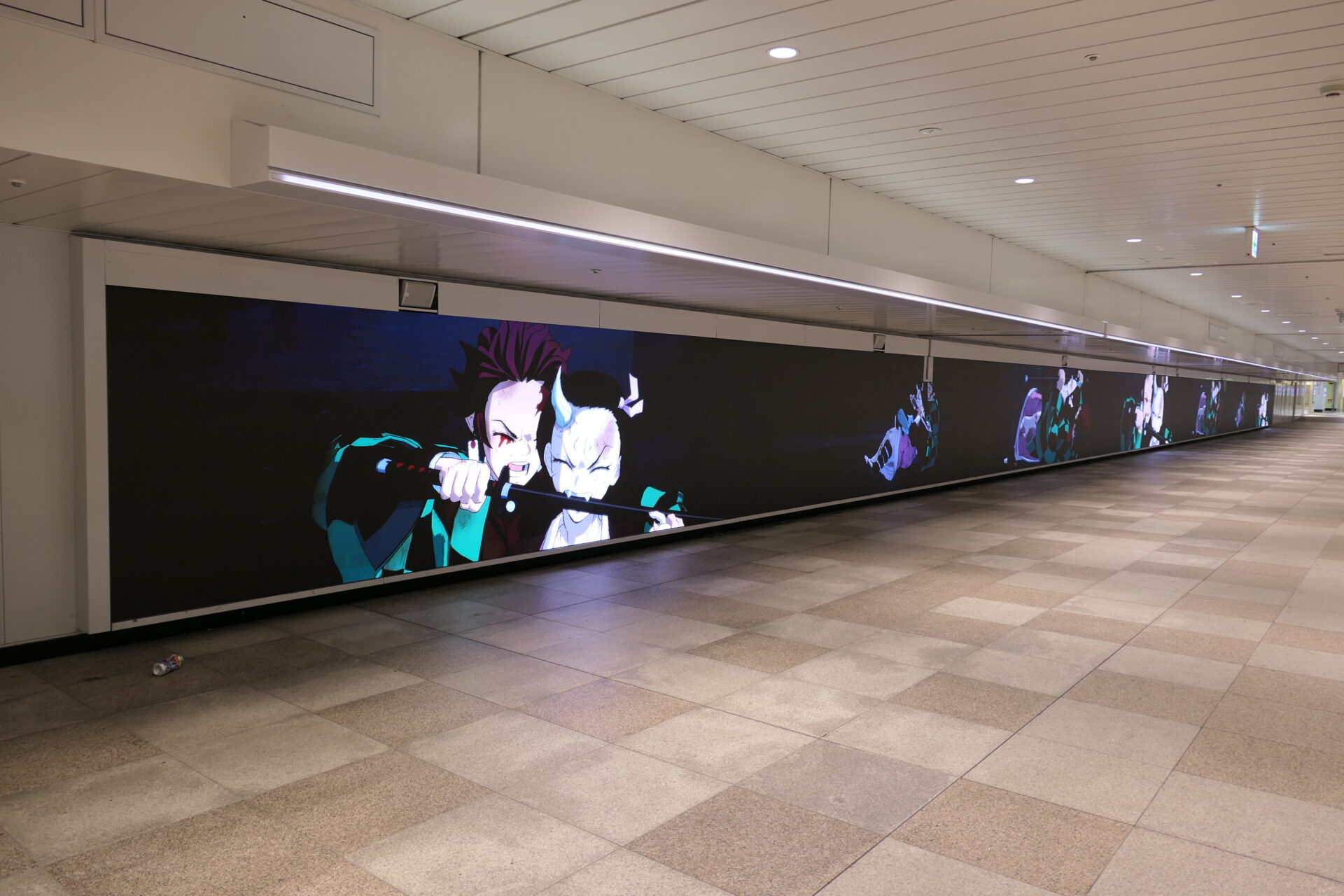 JR東日本_新宿ウォール456