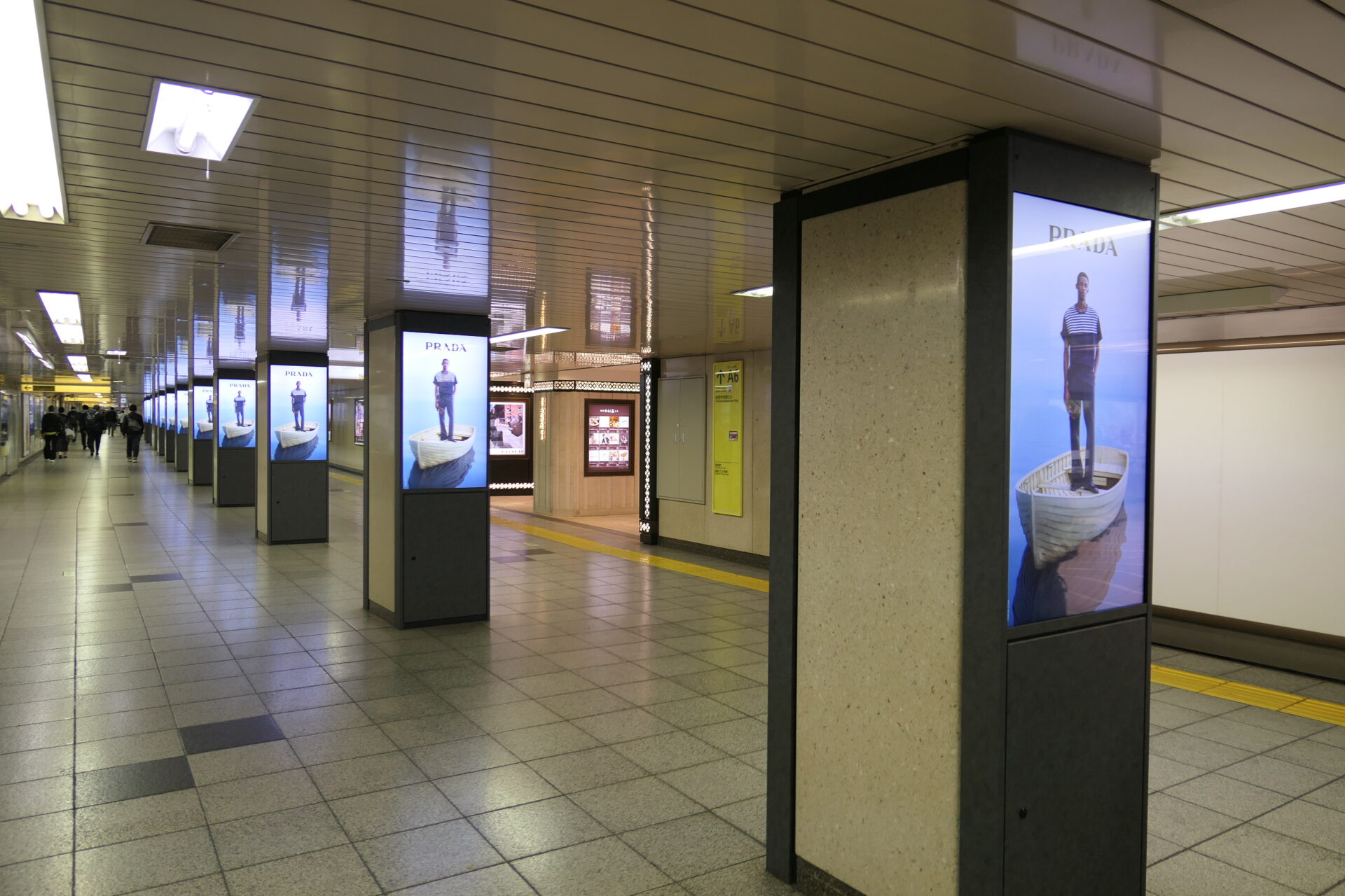 東京メトロ_新宿三丁目MCV新宿駅方面通路