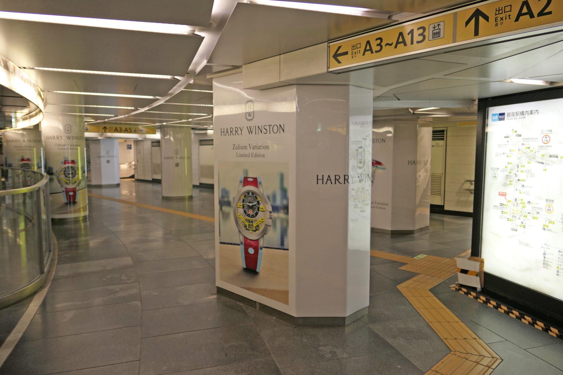 東京メトロ_銀座臨時柱巻広告銀座四丁目エリア