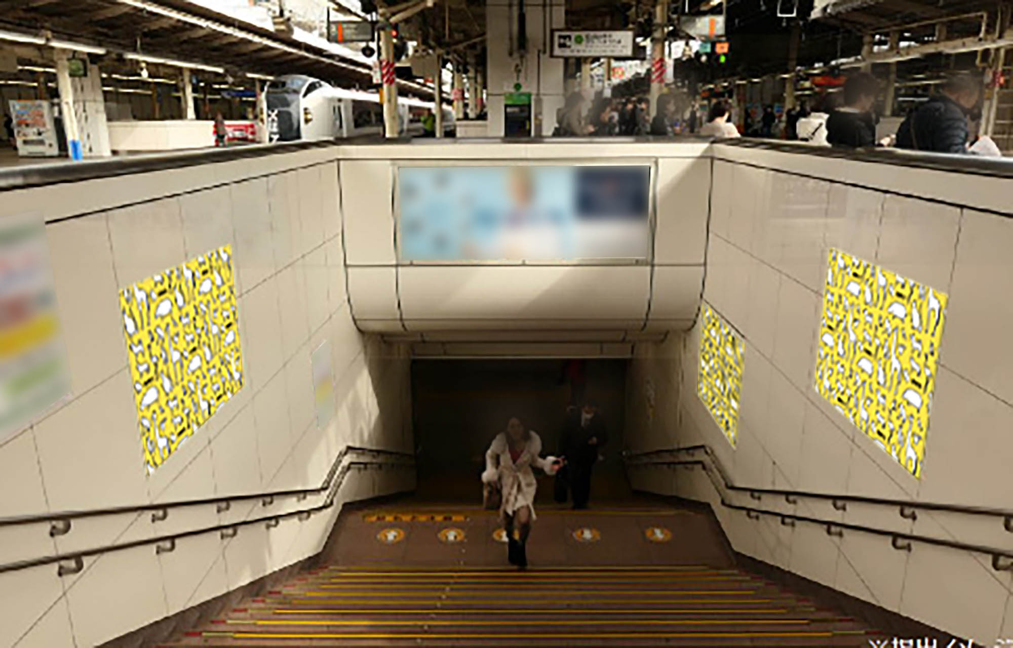 横浜駅 集中貼り