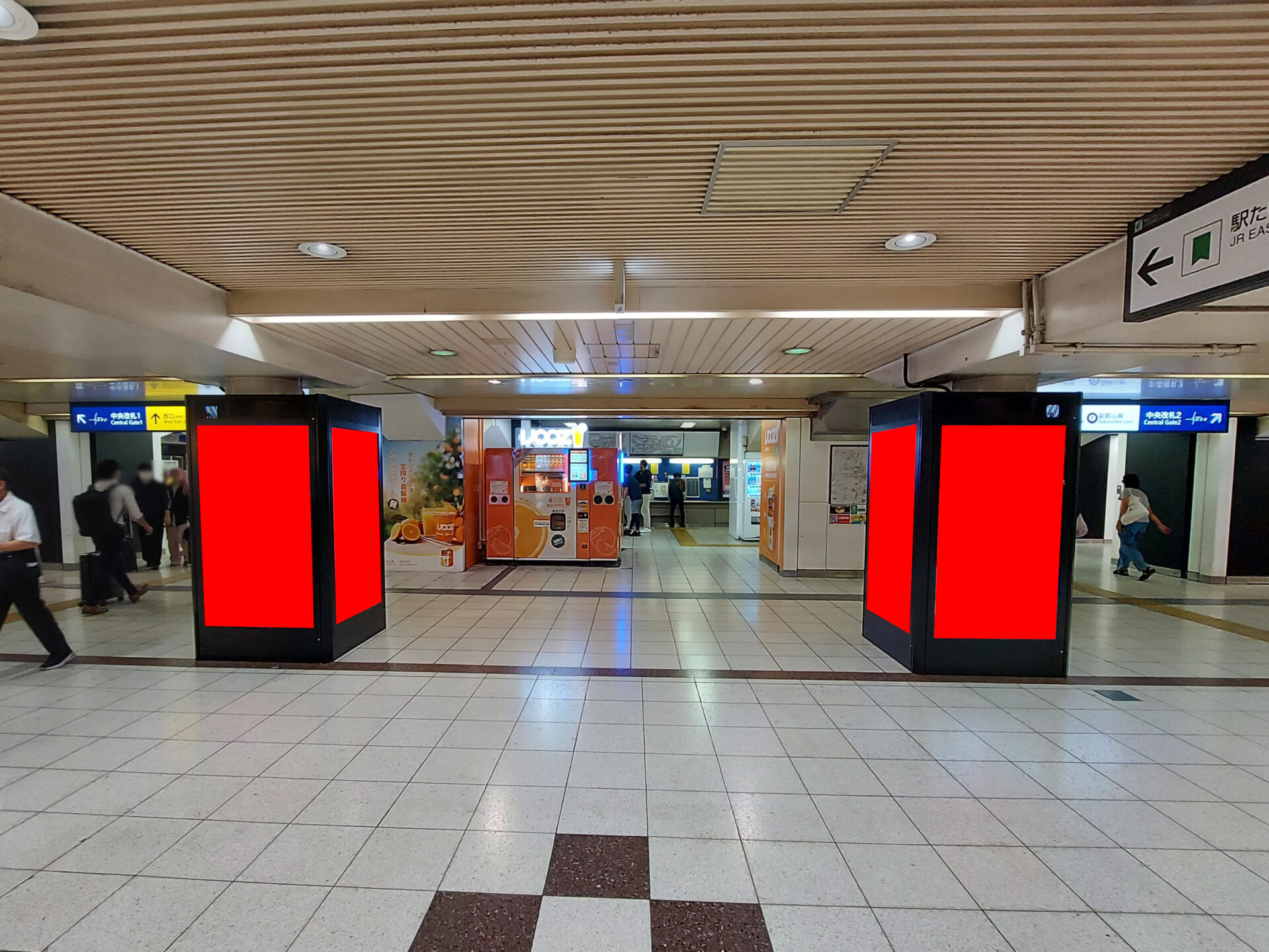 池袋中央通路ツインピラー