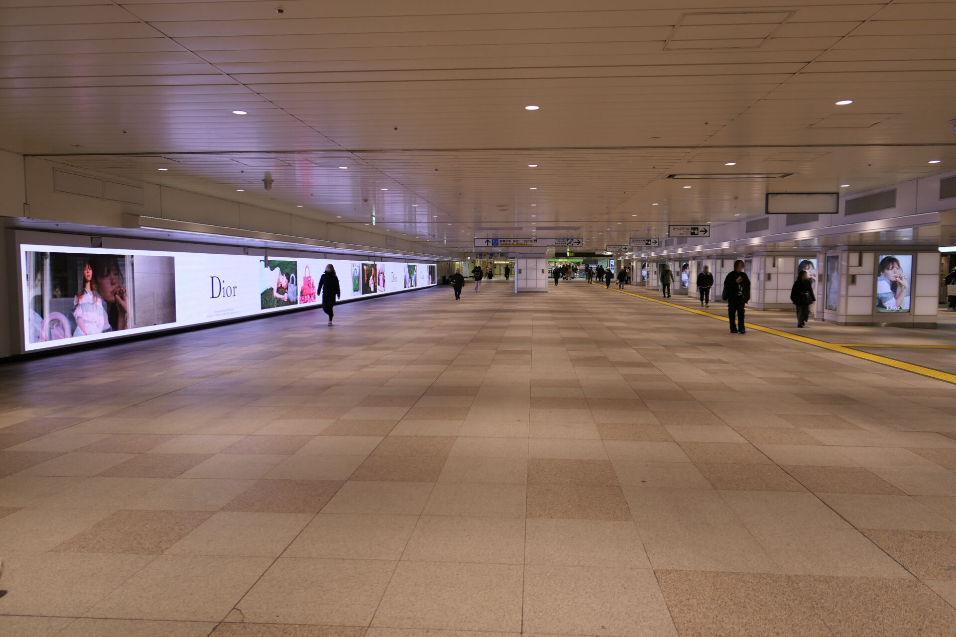 JR東日本新宿ウォール456プレミアム＋