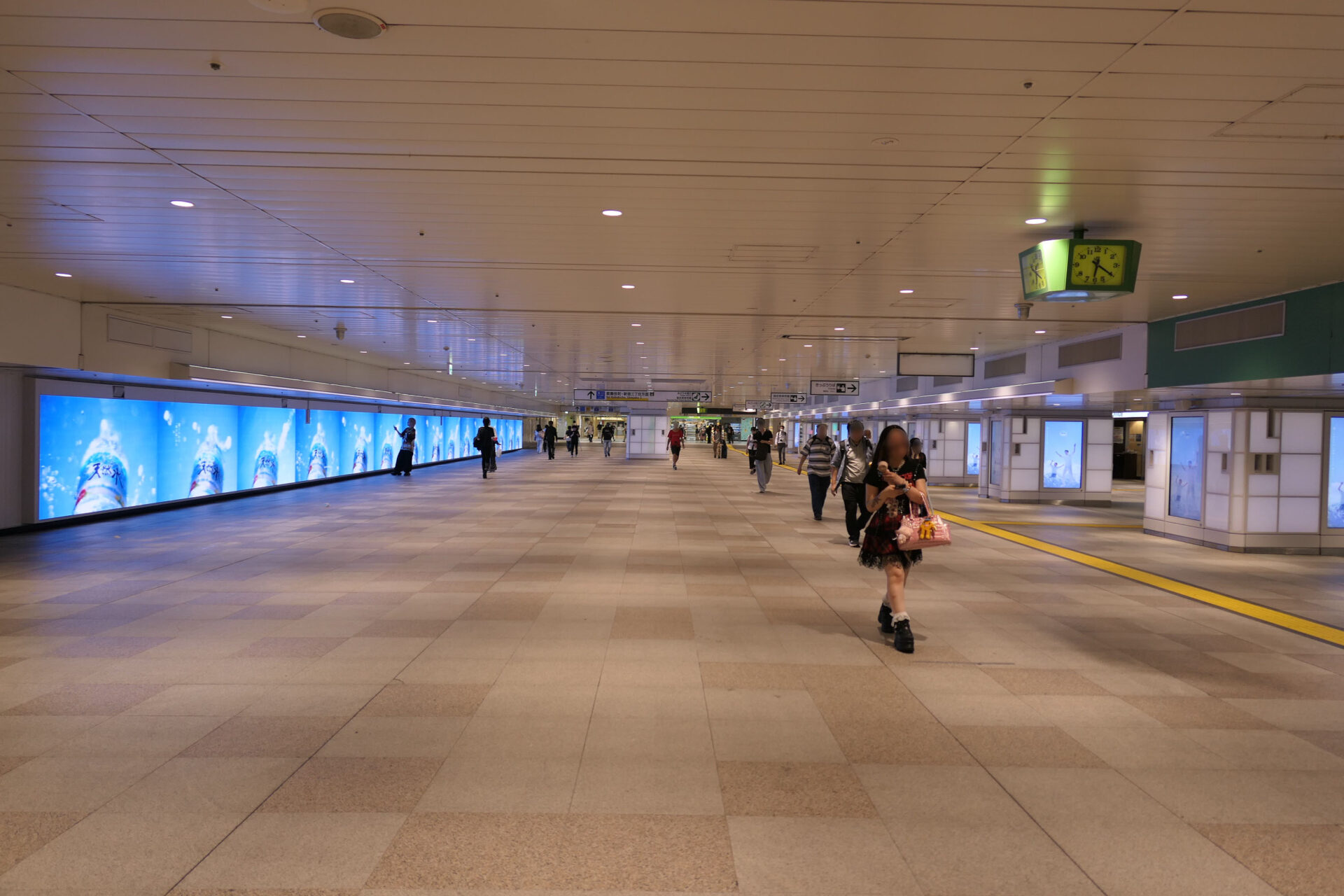JR東日本新宿ウォール456