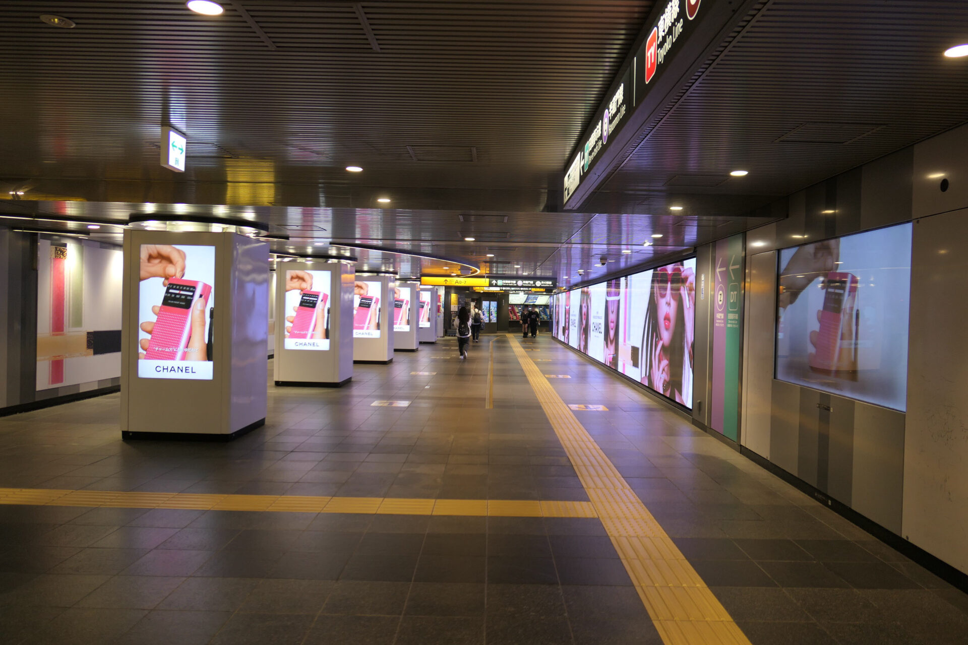 東急田園都市線渋谷TOQサイネージピラー田都渋谷