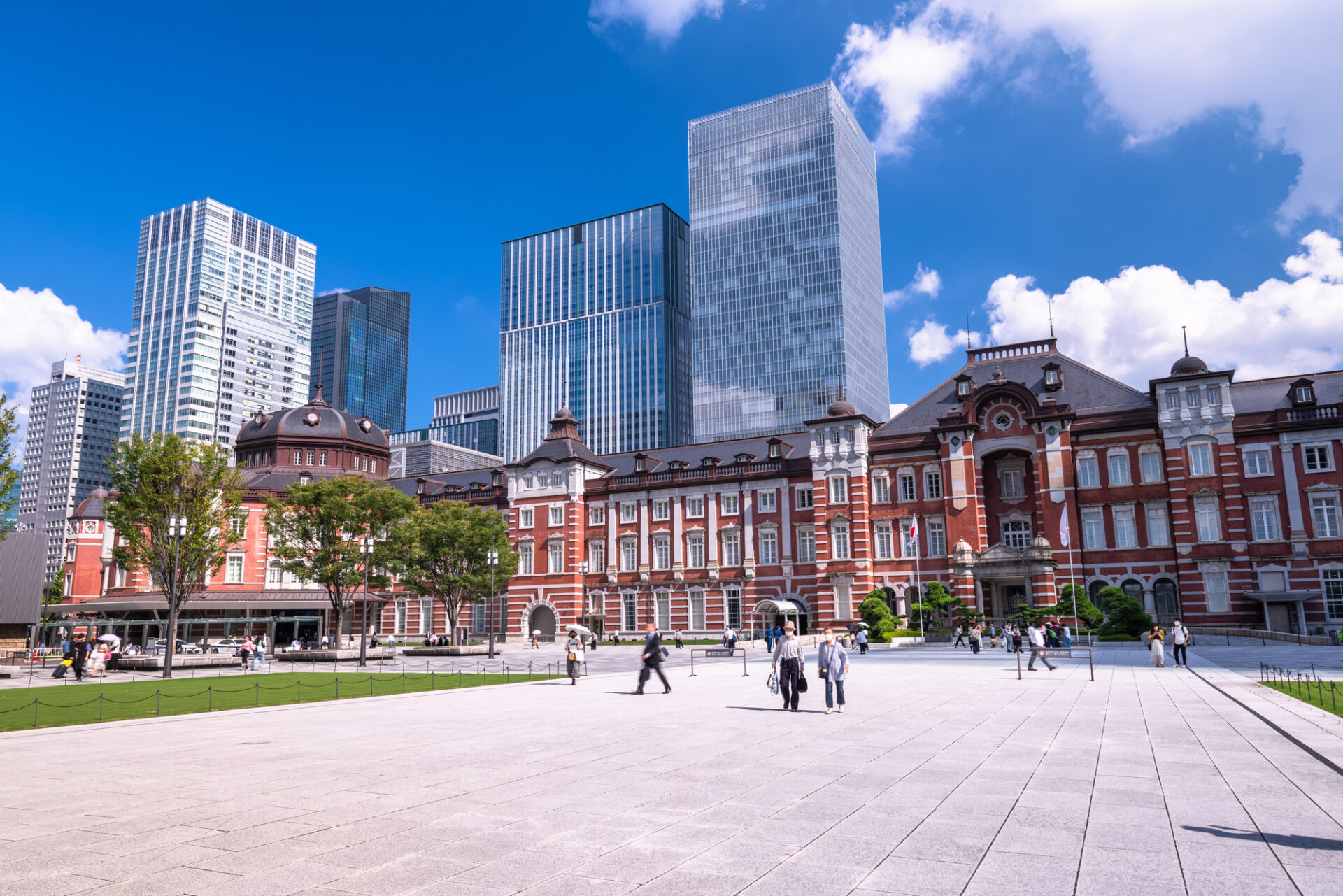 東京駅前風景