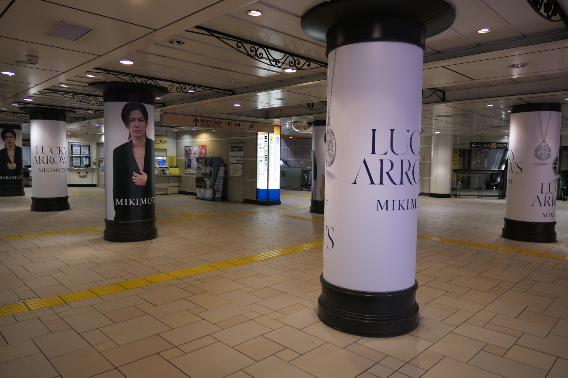 東京メトロ表参道柱巻